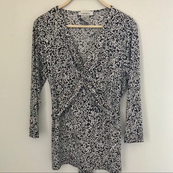 3/$25 🌷 Nine West Top - Picture 2 of 7